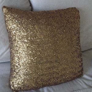 Gold sequin cushion cover 18x17”